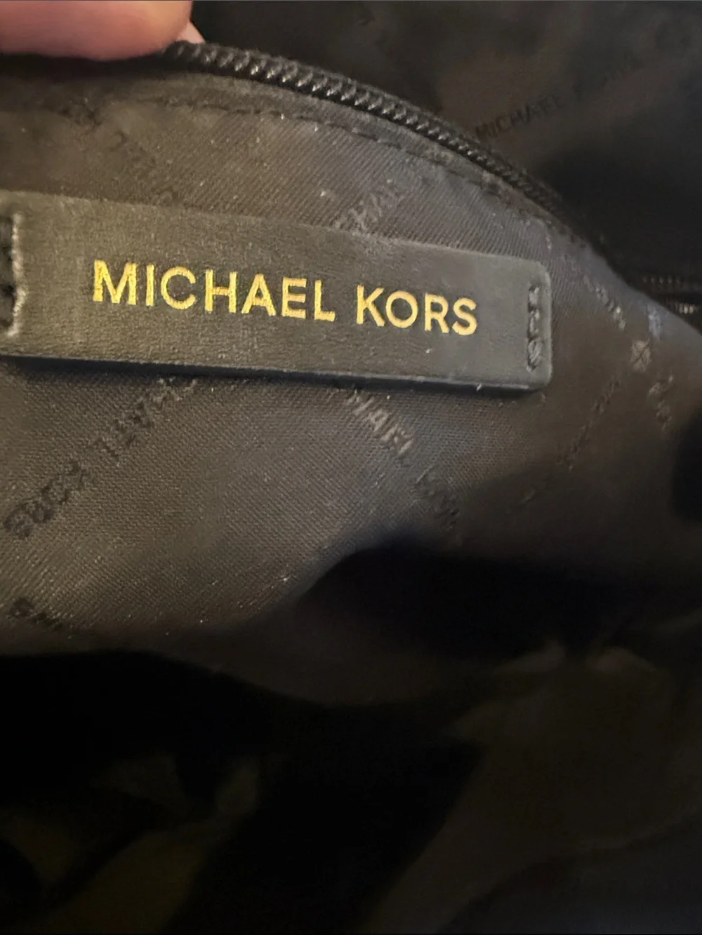 Michael Kors Bedford Large East/West Top Zip Tote Monogram Beige Black 15x10”